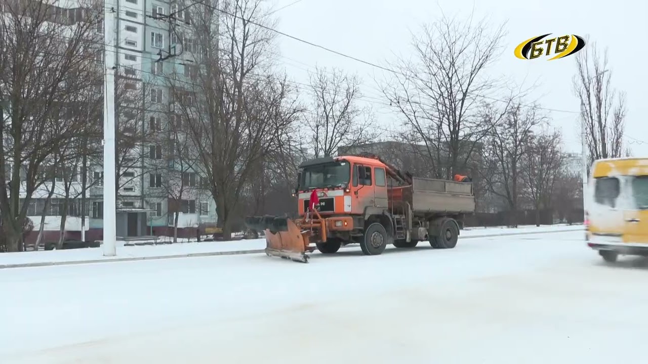 Photo of Коммунальщики против гололёда
